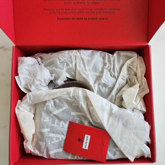 Hunter Women’s Original Chelsea Rain Boots – Classic & Weather-Ready ☔👢 - Picture 3 of 11